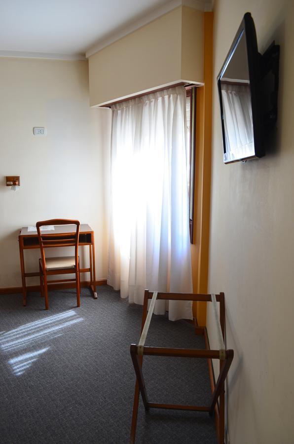 Hotel Huemul General Roca Dış mekan fotoğraf